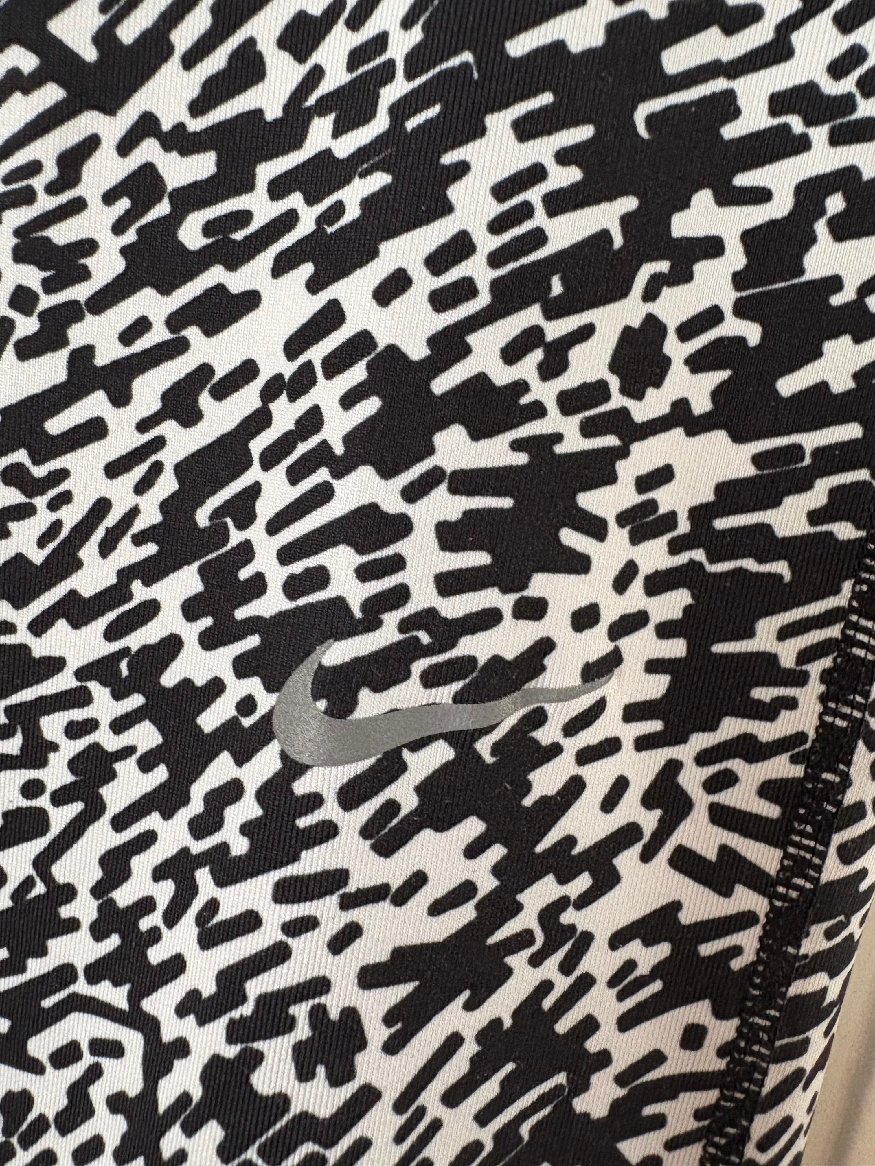 Pantalon sport legging taille S Nike