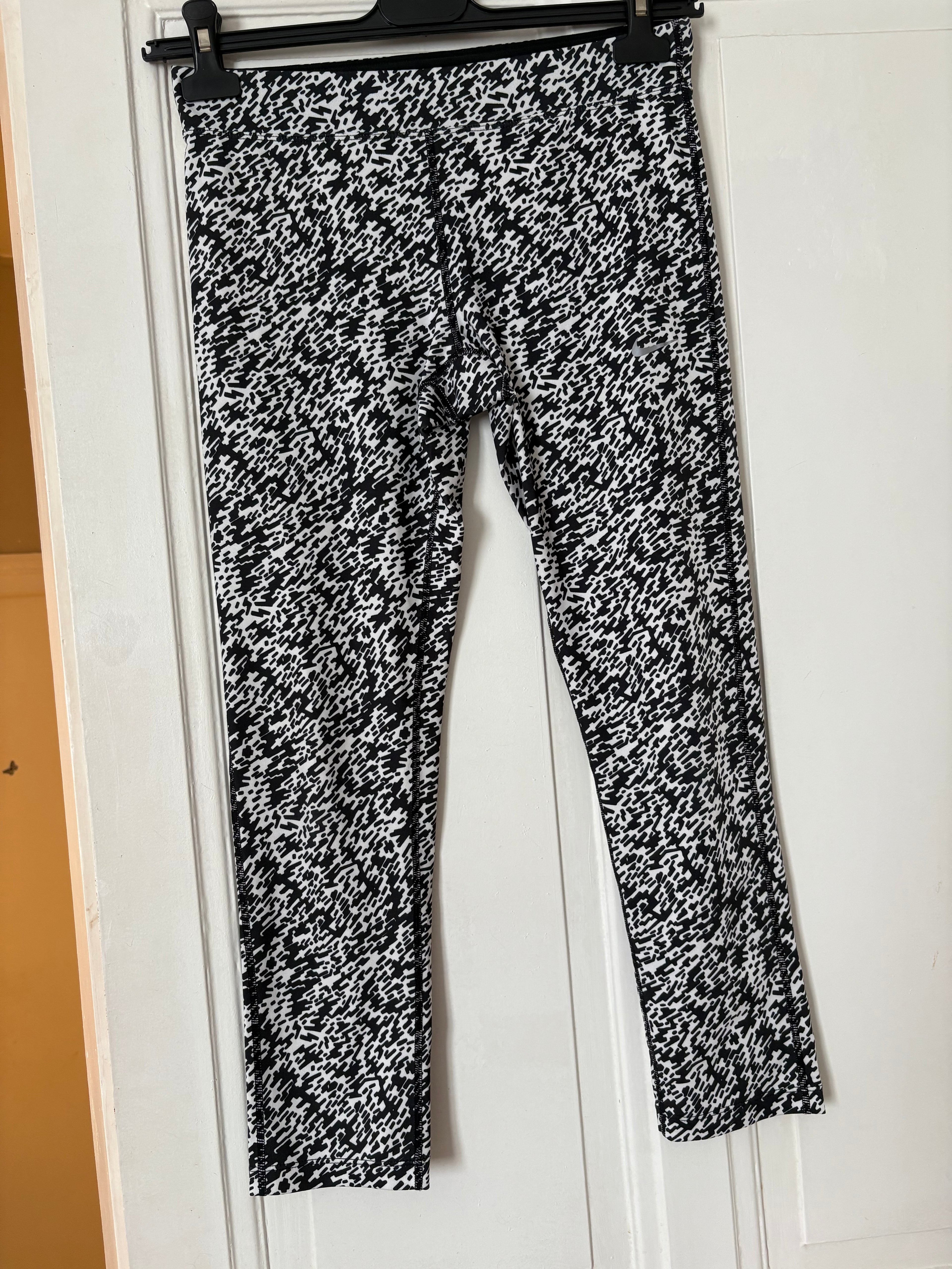 Pantalon sport legging taille S Nike