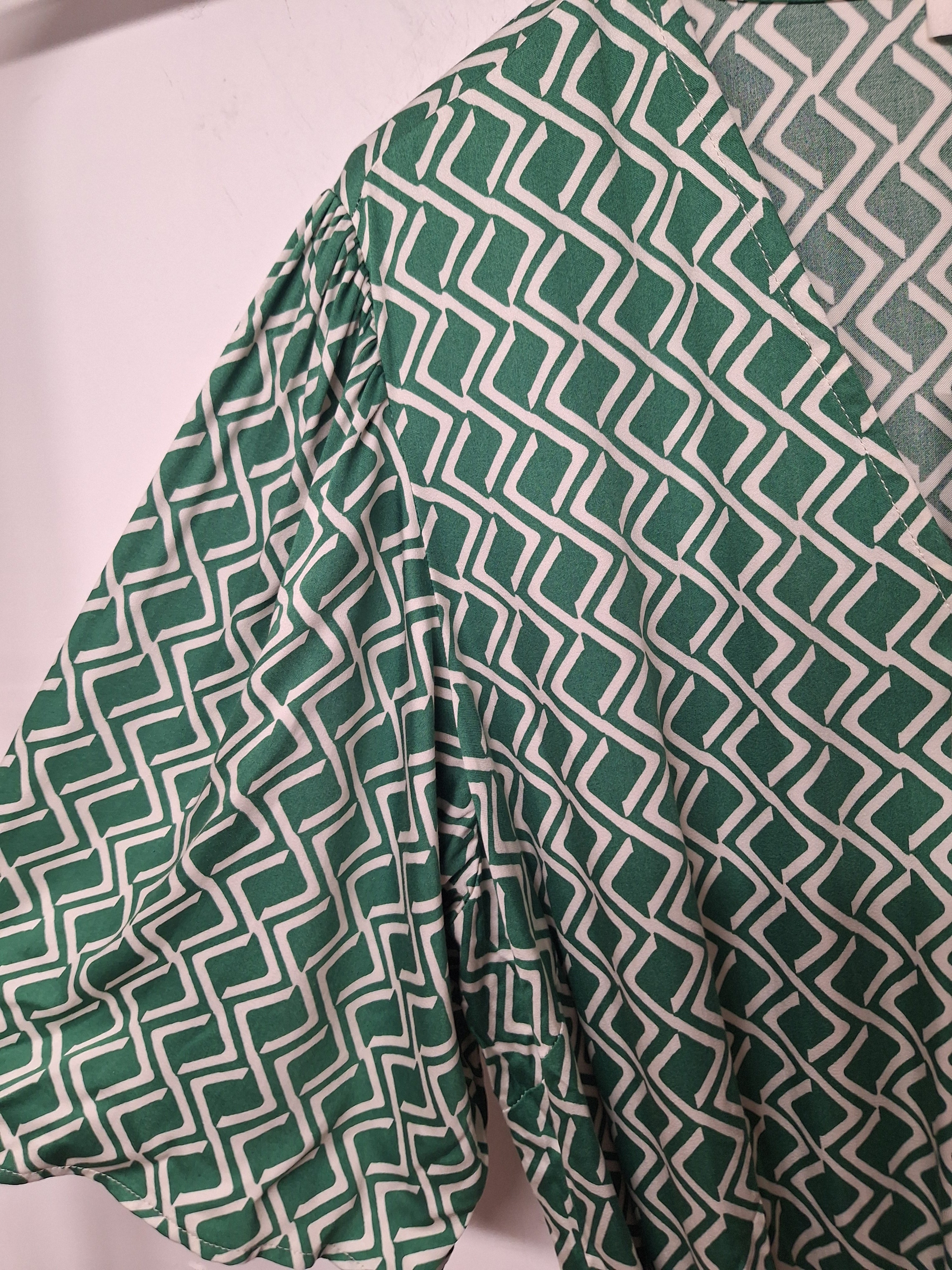 Robe neuve Caroll avec étiquette taille 44