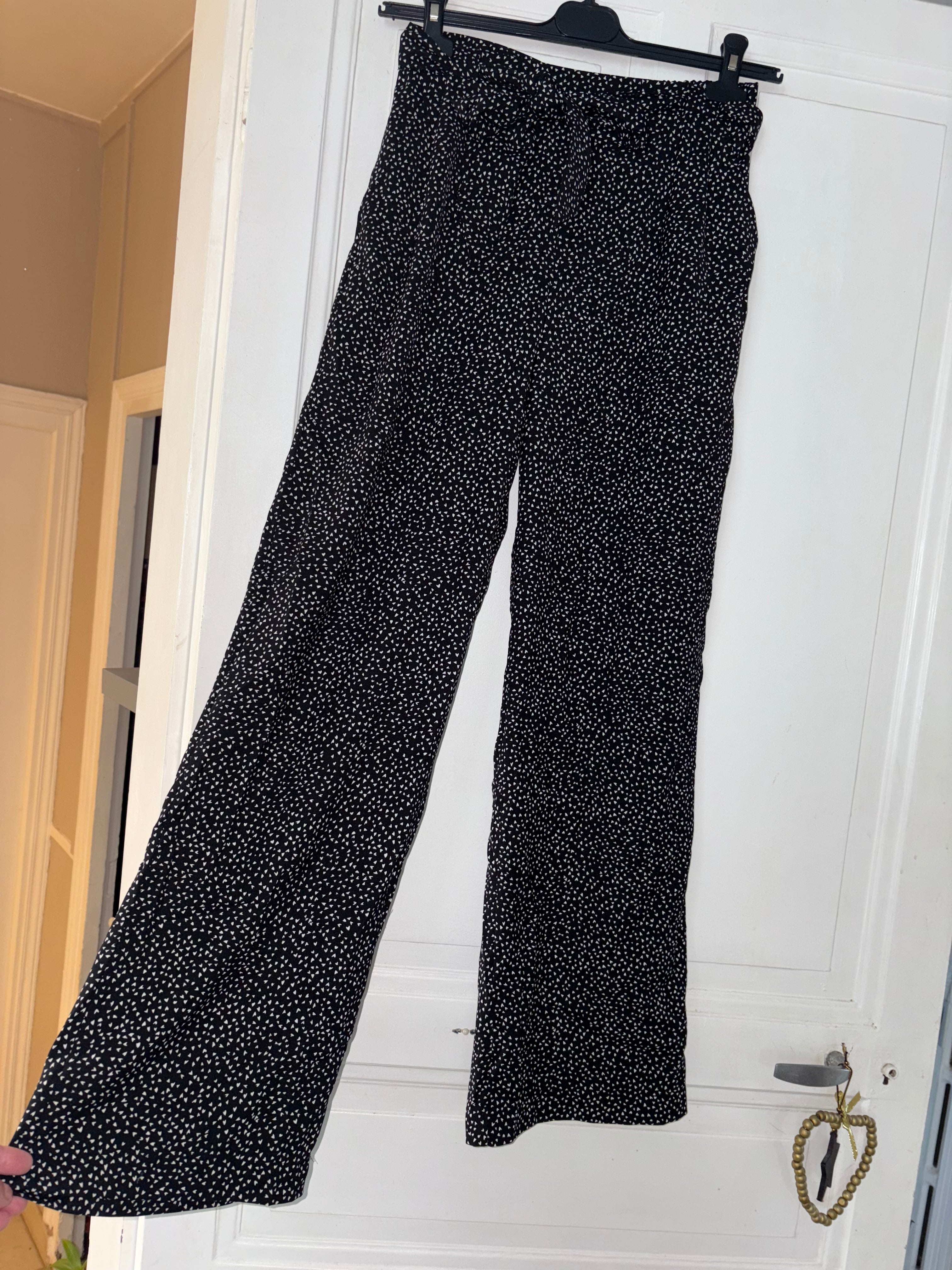 Pantalon jambes ample taille 36 motif cœur Etam