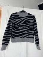 Pull super doux Kiabi motif zébre taille S ample