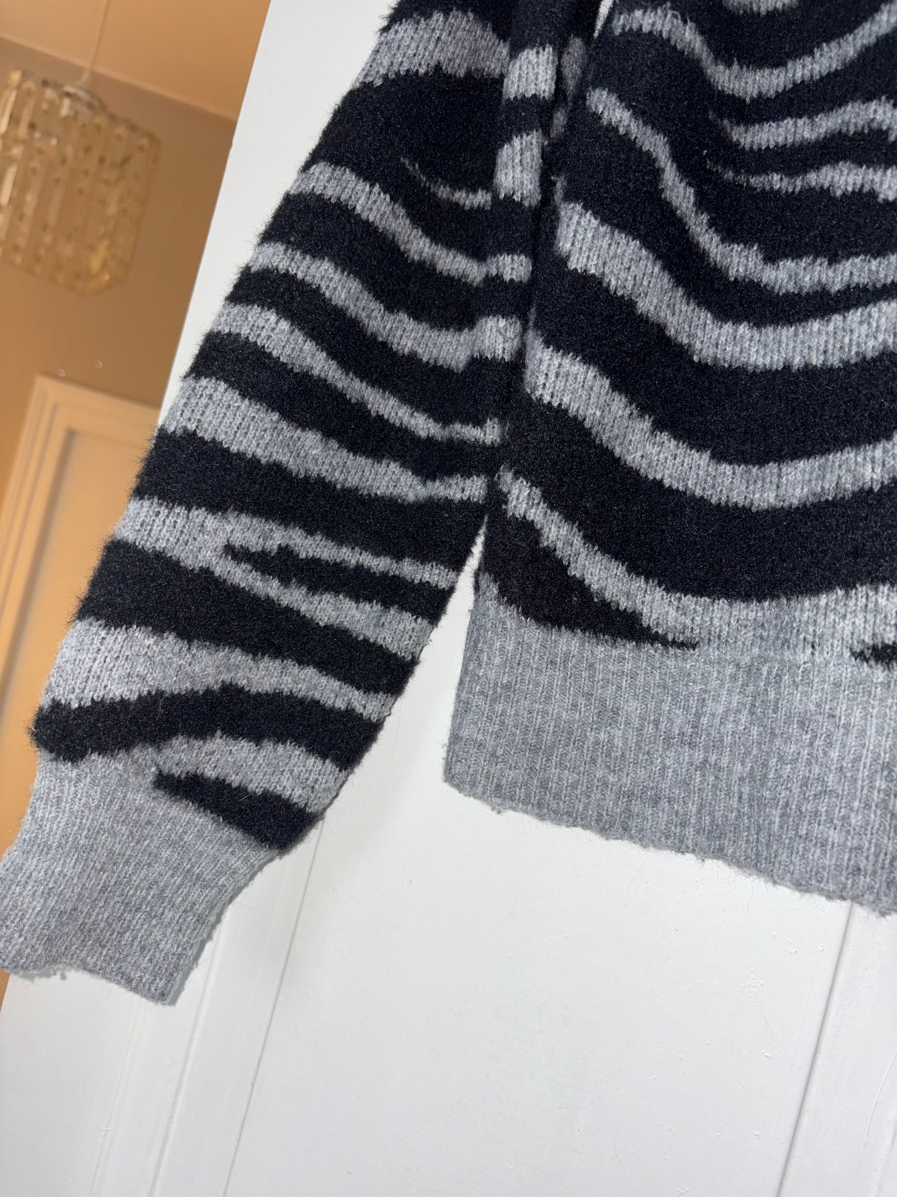 Pull super doux Kiabi motif zébre taille S ample